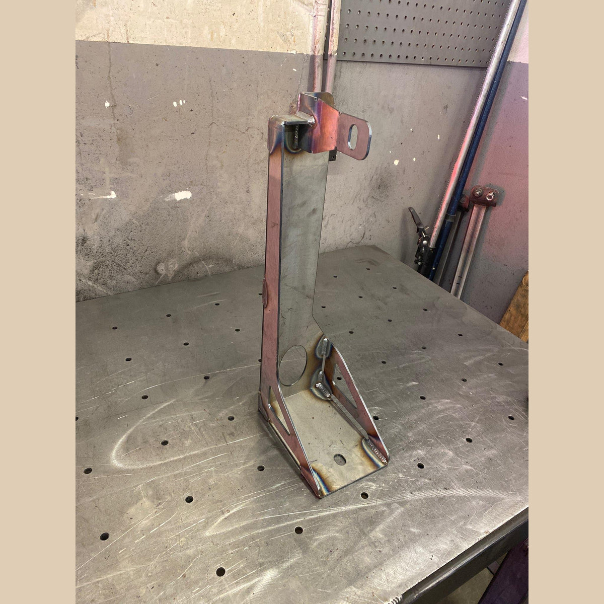 Hi-Lift Holder image 0